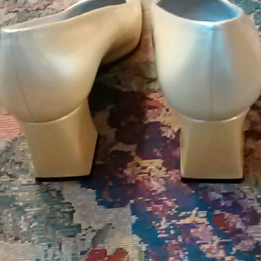 Stuart Weitzman Heels - Picture 3 of 6